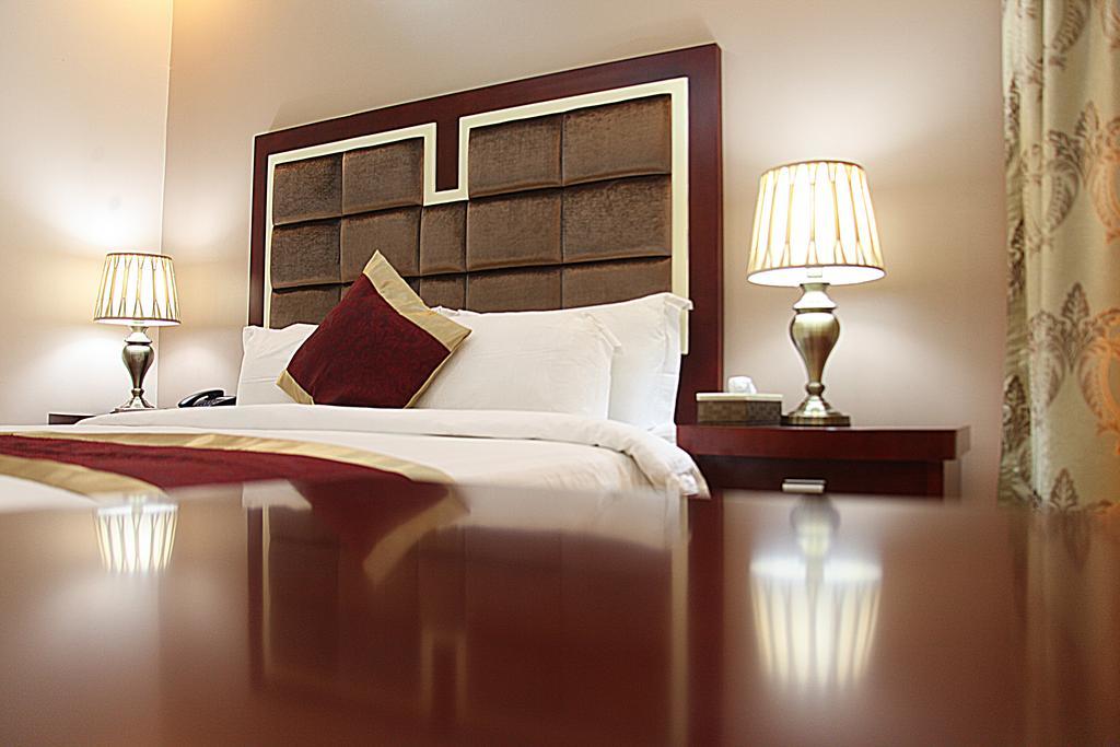 Beatrice Hotel Киншаса Экстерьер фото