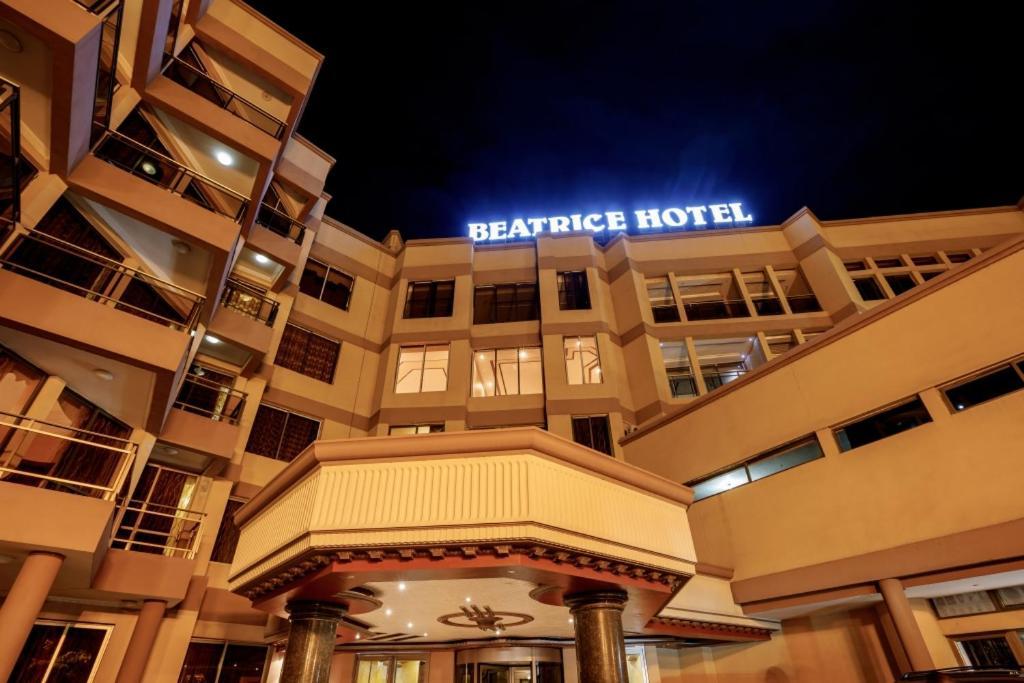 Beatrice Hotel Киншаса Экстерьер фото