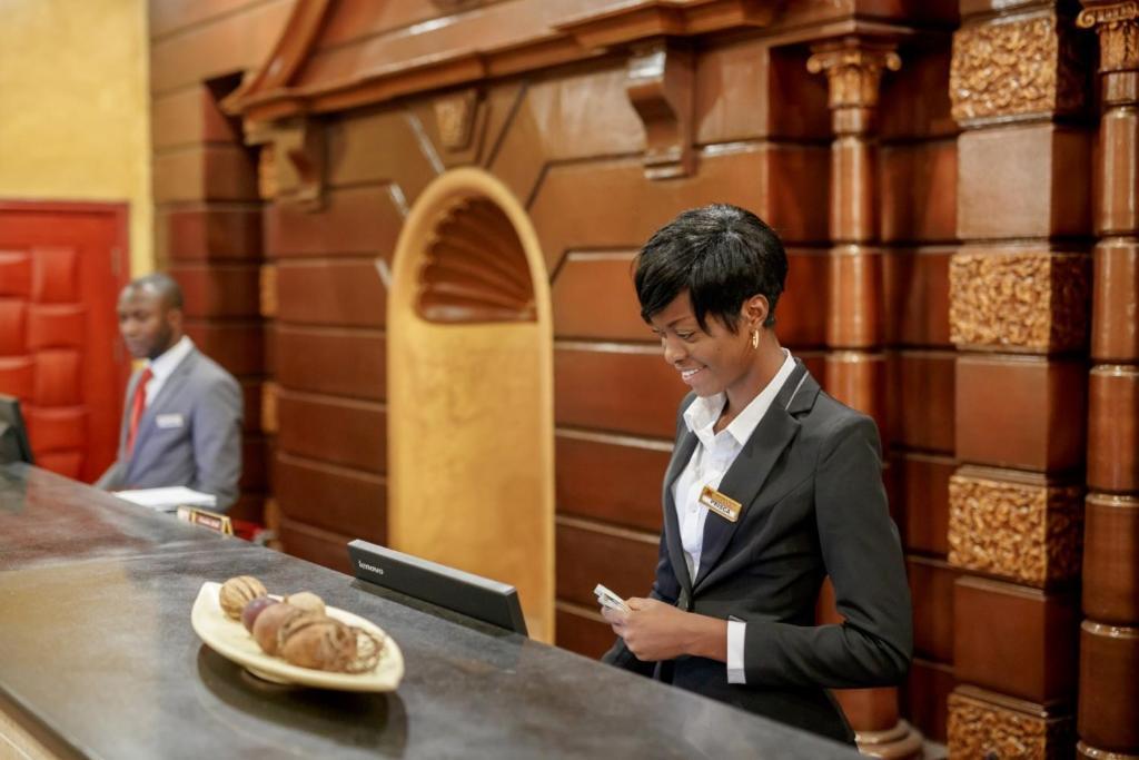 Beatrice Hotel Киншаса Экстерьер фото