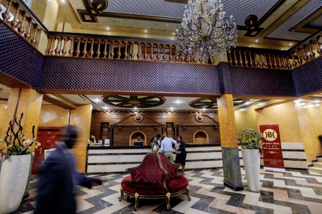 Beatrice Hotel Киншаса Экстерьер фото